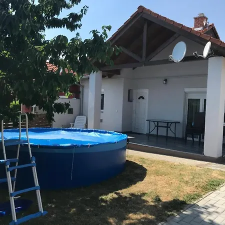 Erika Apartmanhaz * Gyenesdias