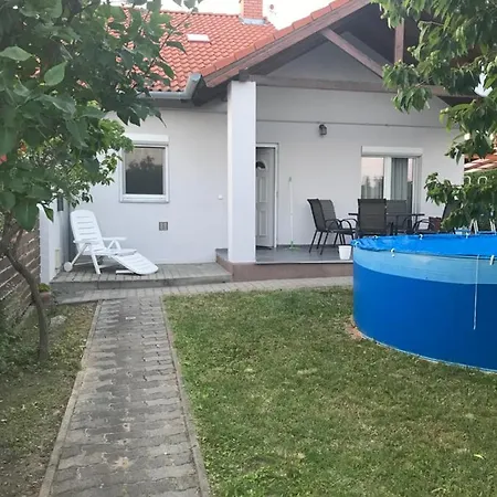 Erika Apartmanhaz * Gyenesdias