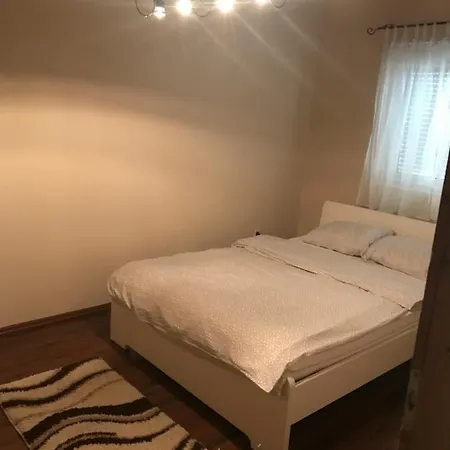 Erika Apartmanház *